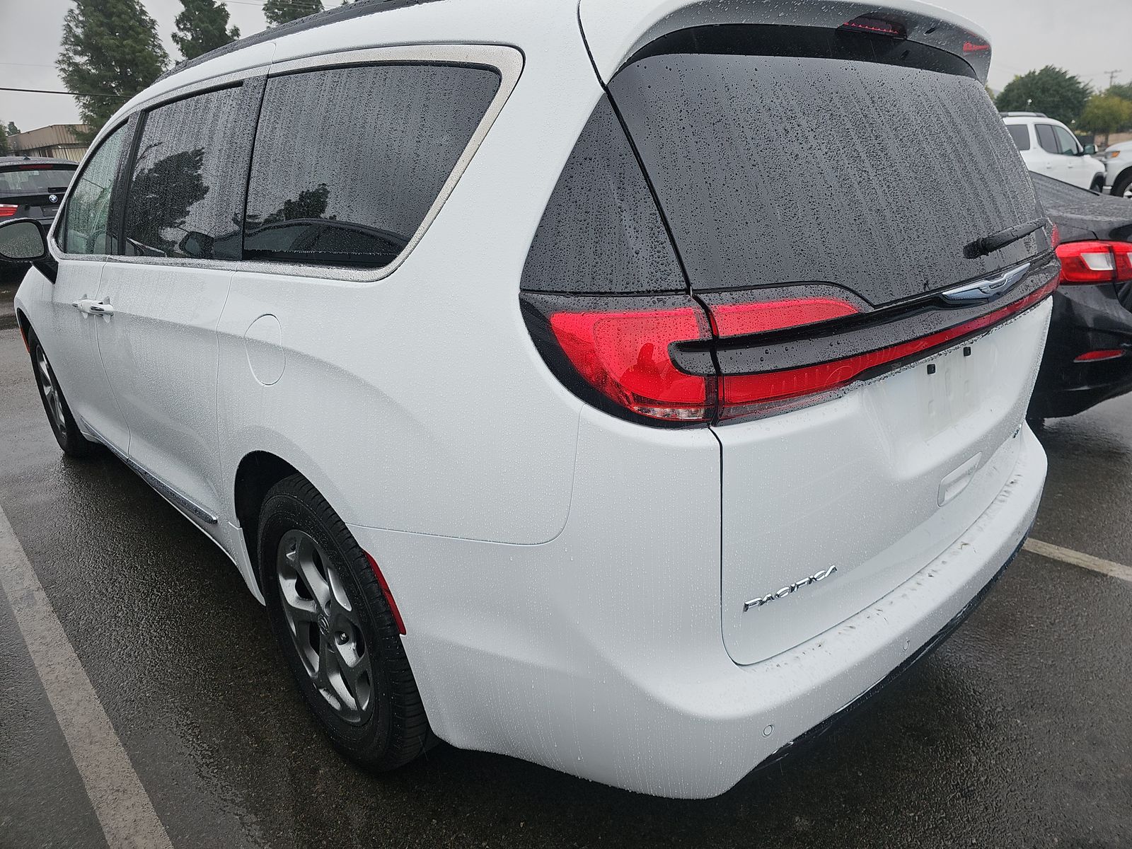 2023 Chrysler Pacifica Limited FWD