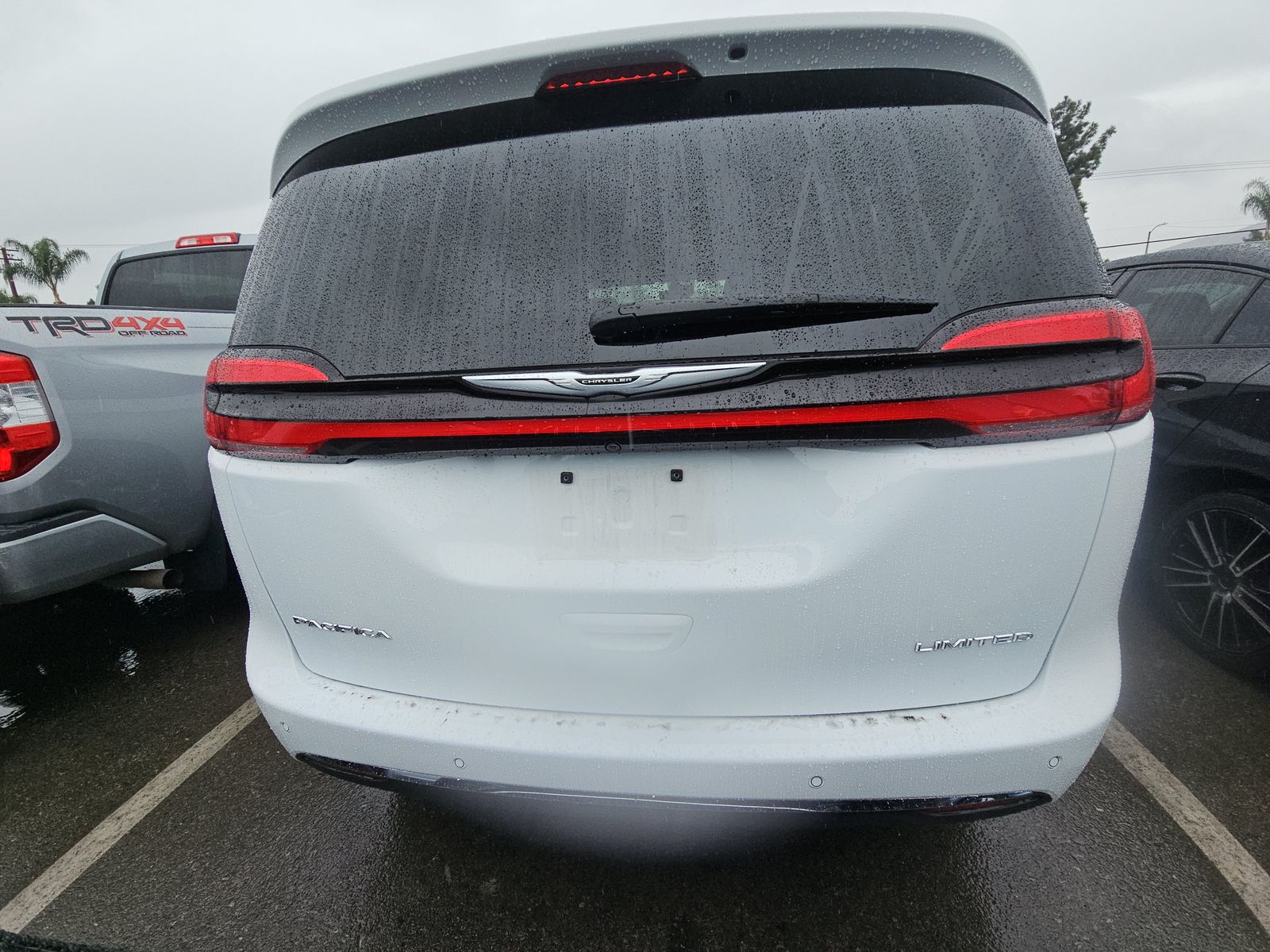 2023 Chrysler Pacifica Limited FWD