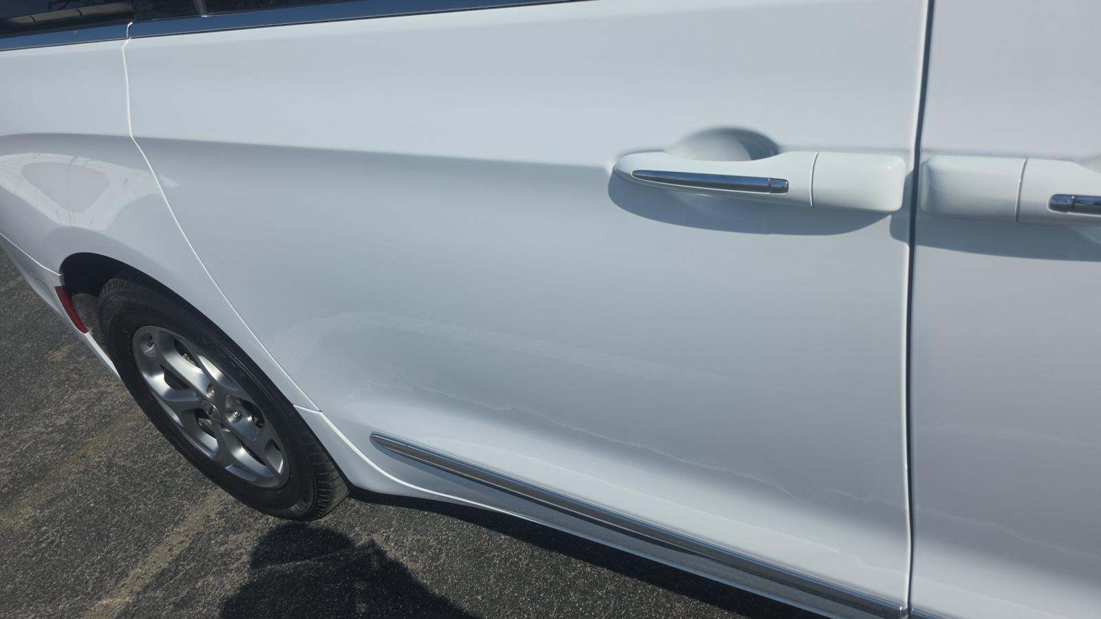 2023 Chrysler Pacifica Limited FWD