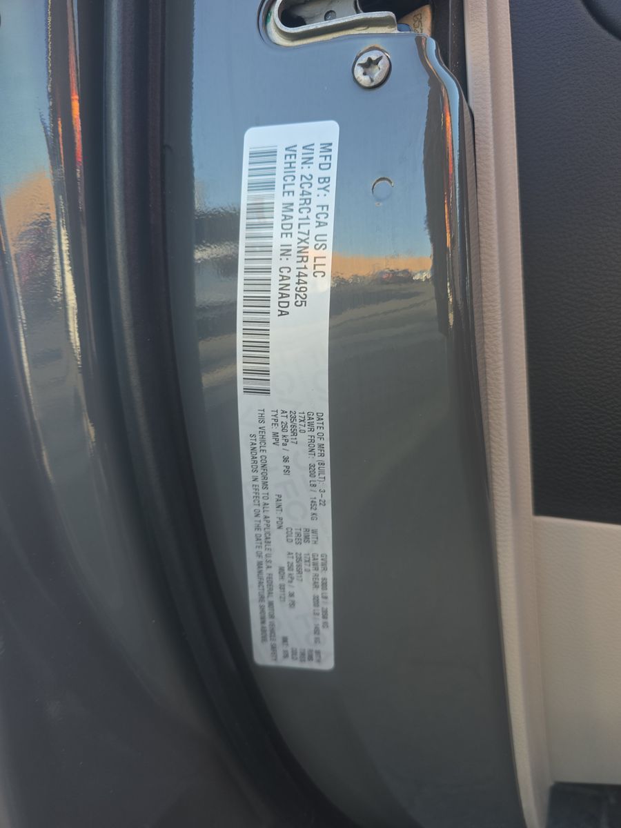 2022 Chrysler Pacifica Hybrid Touring L FWD