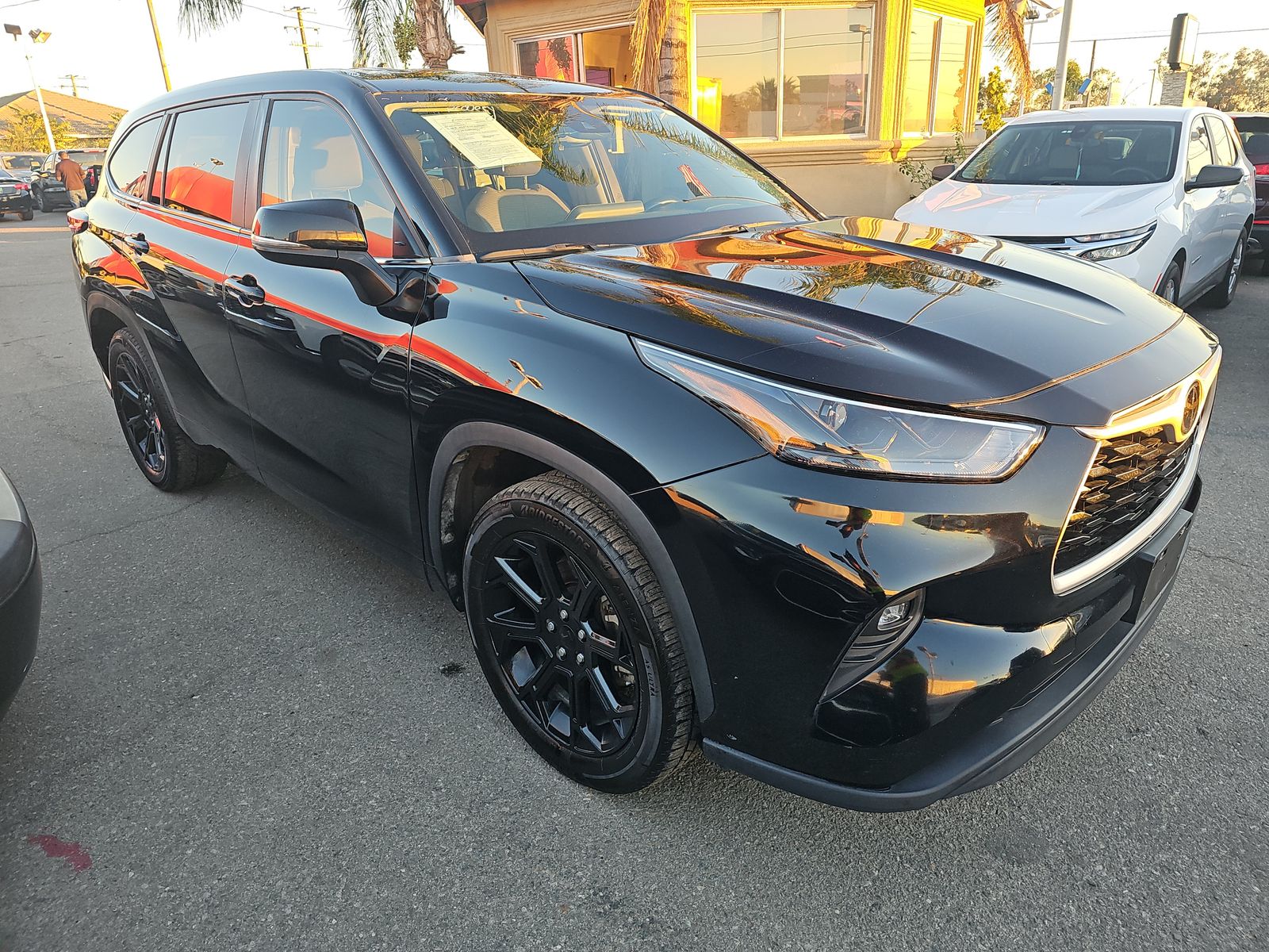 2023 Toyota Highlander LE FWD