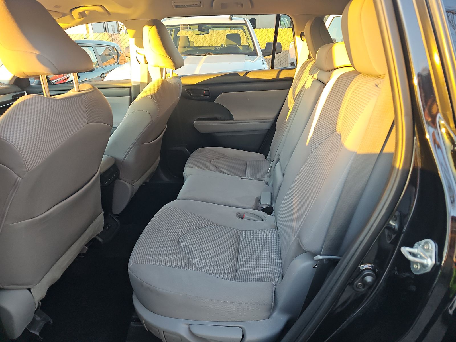 2023 Toyota Highlander LE FWD