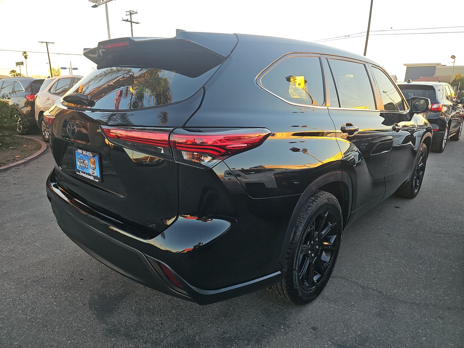 2023 Toyota Highlander LE FWD