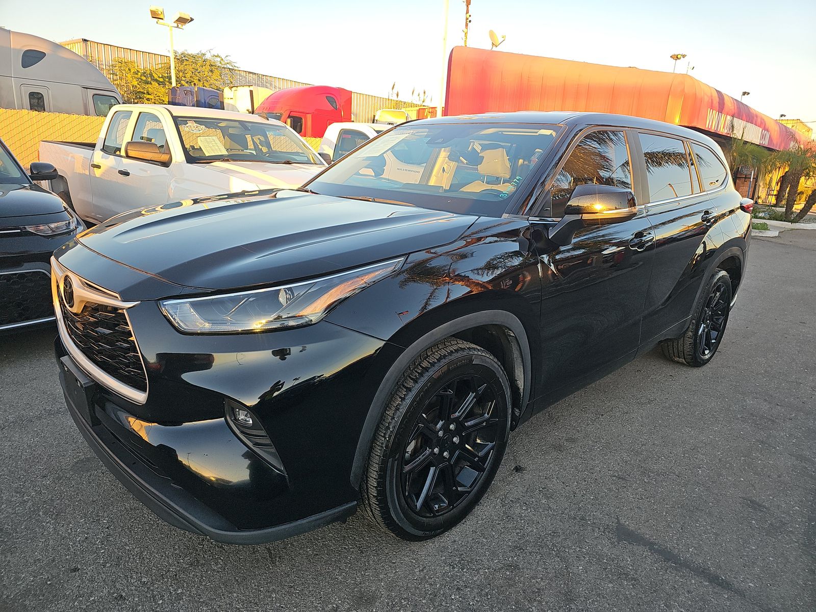 2023 Toyota Highlander LE FWD