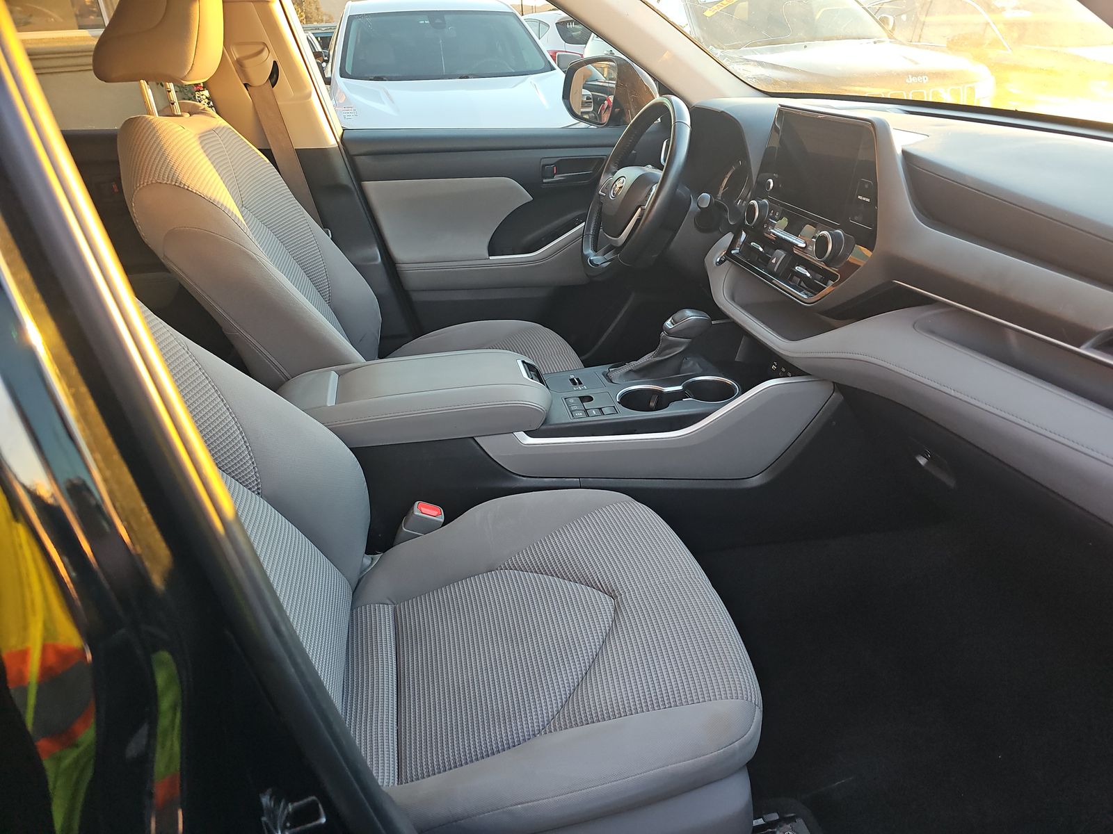 2023 Toyota Highlander LE FWD