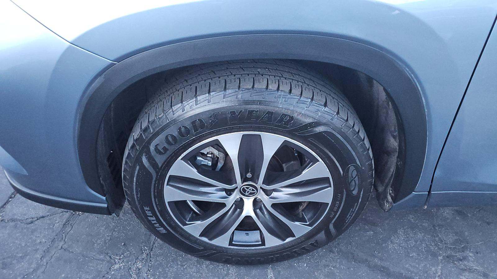 2022 Toyota Highlander XLE FWD