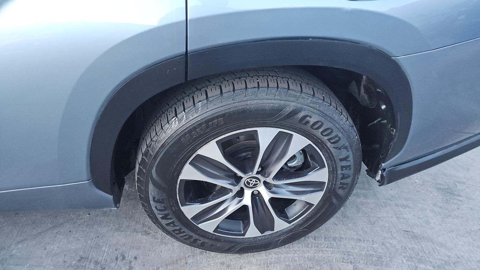 2022 Toyota Highlander XLE FWD