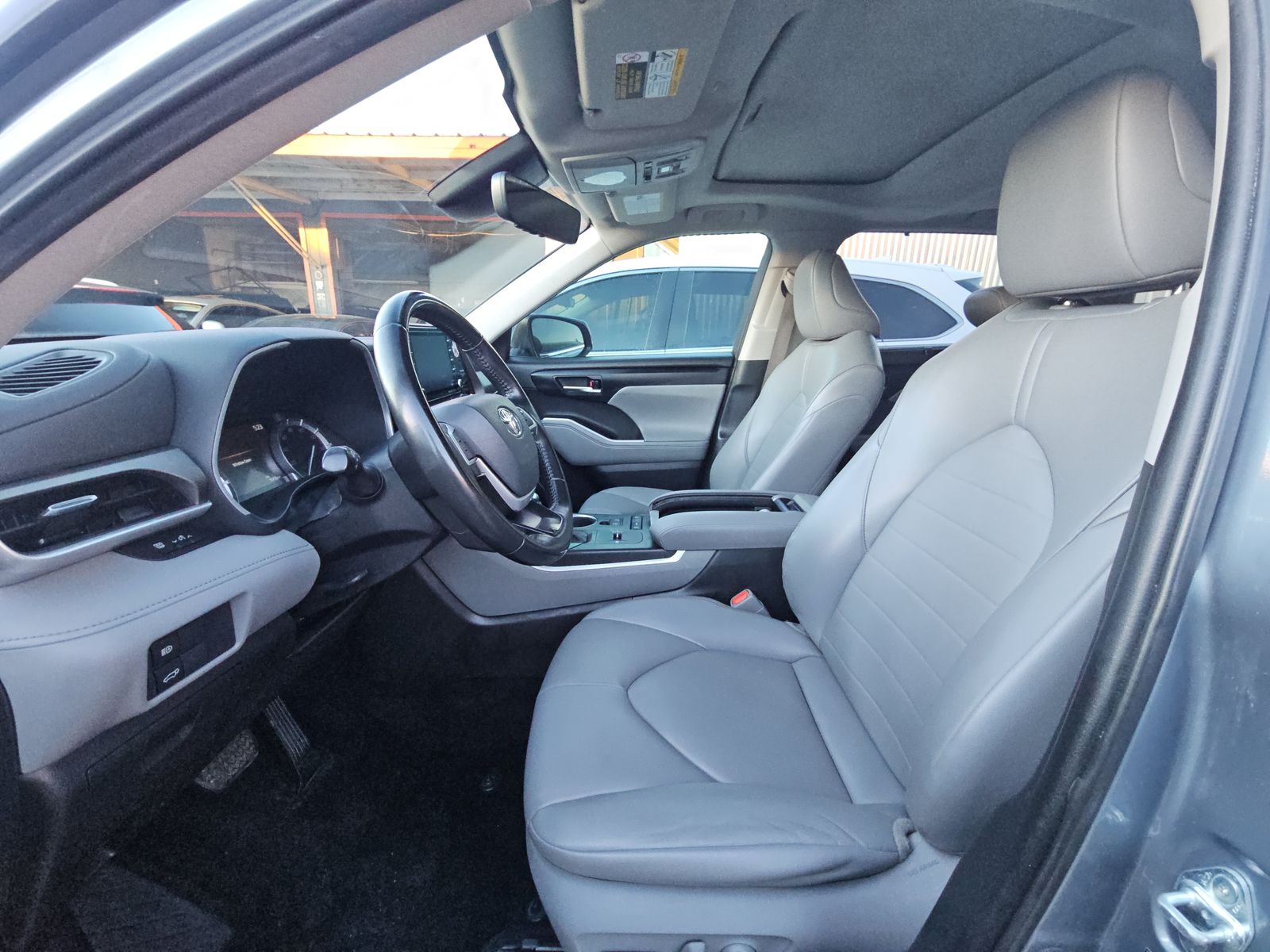 2022 Toyota Highlander XLE FWD