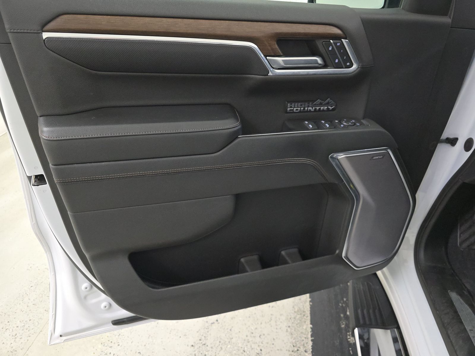 2023 Chevrolet Silverado 1500 High Country RWD