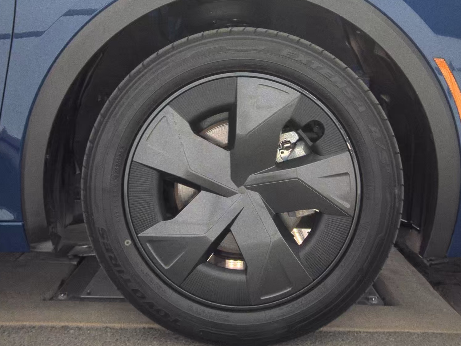 2024 Toyota Prius LE FWD