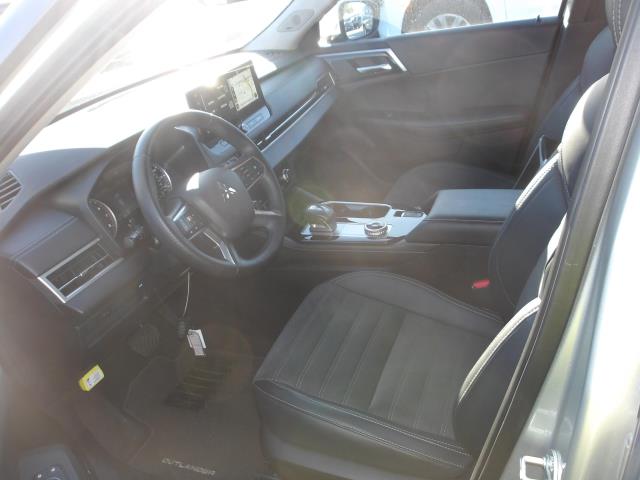 2025 Mitsubishi Outlander SE FWD