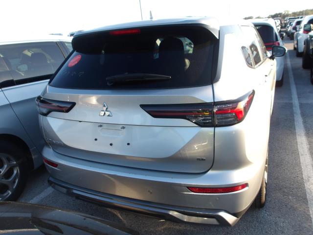 2025 Mitsubishi Outlander SE FWD