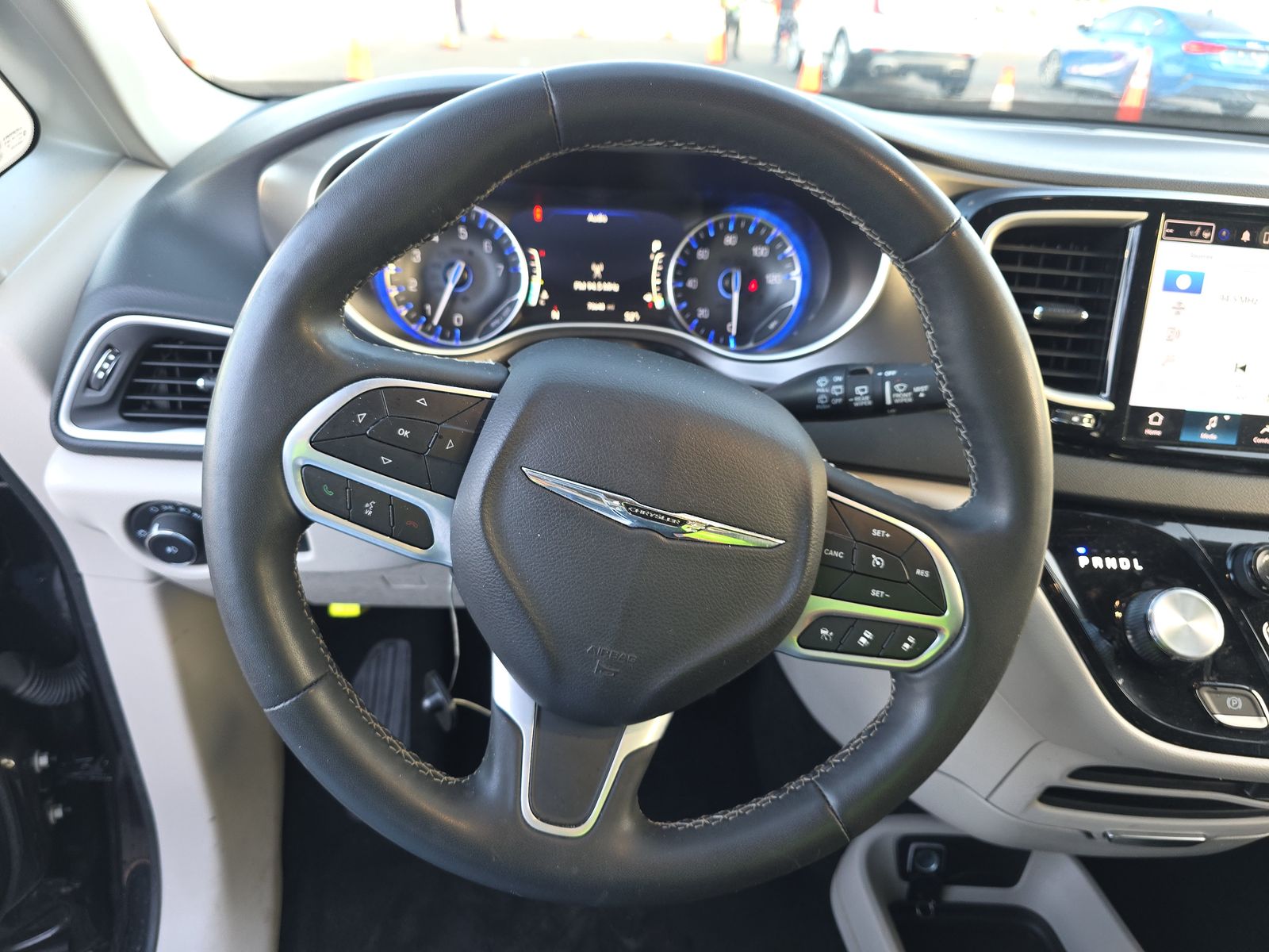 2023 Chrysler Pacifica Touring L FWD