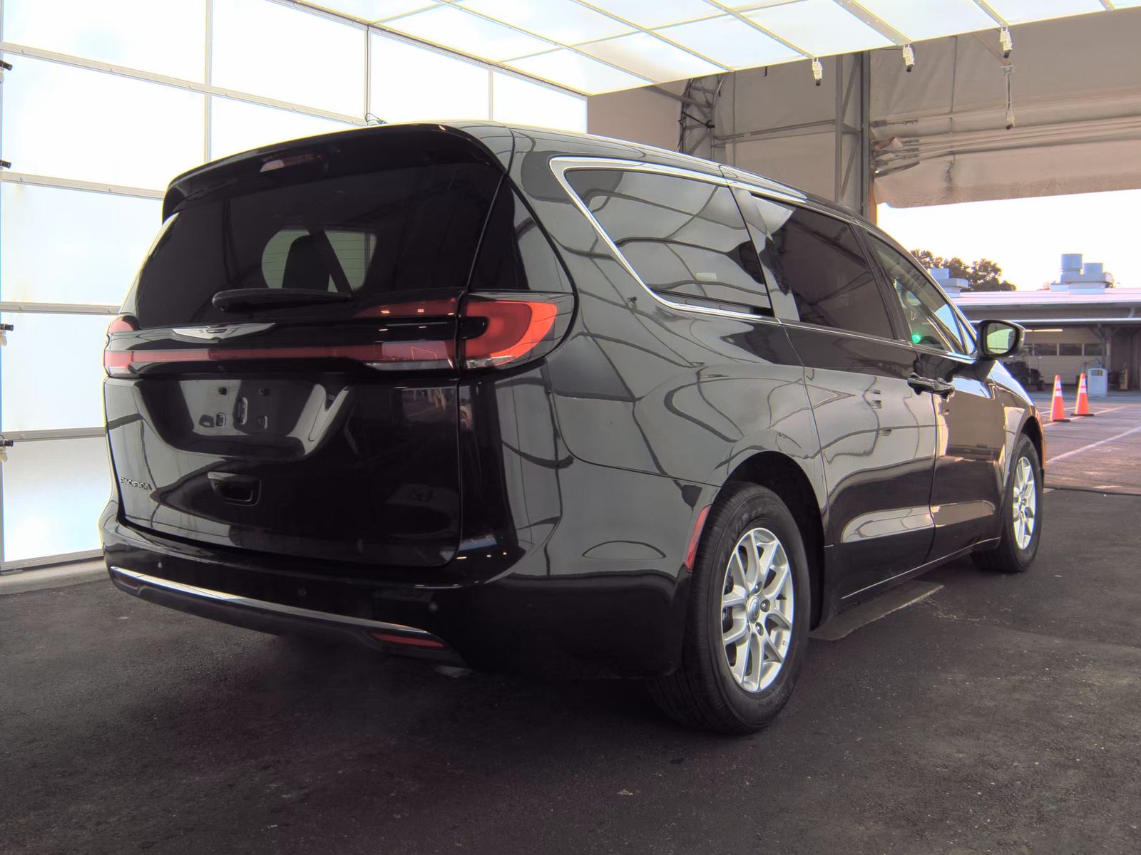 2023 Chrysler Pacifica Touring L FWD