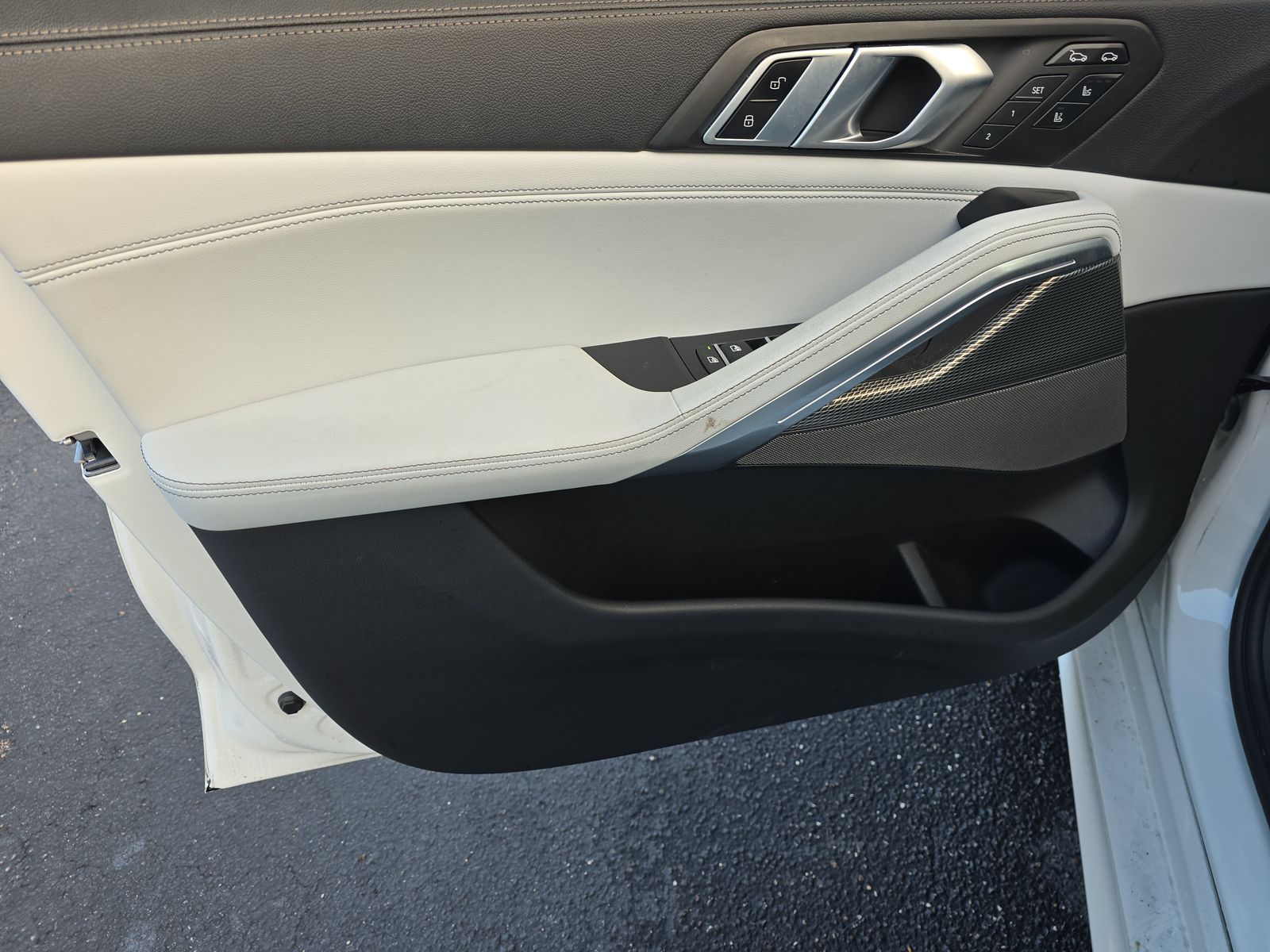 2023 BMW X6 xDrive40i AWD