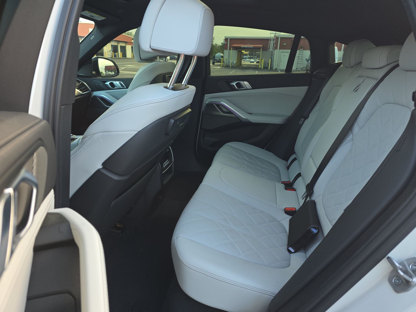 2023 BMW X6 xDrive40i AWD