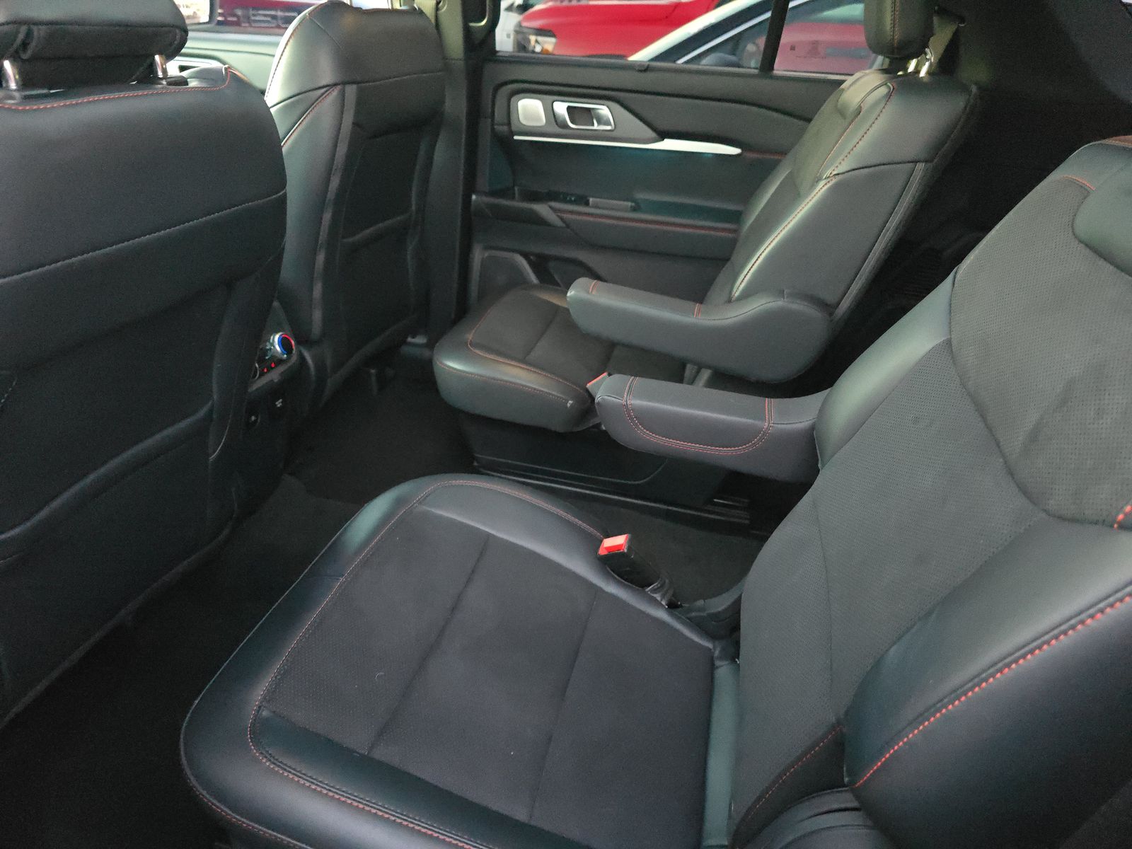 2025 Ford Explorer ST AWD