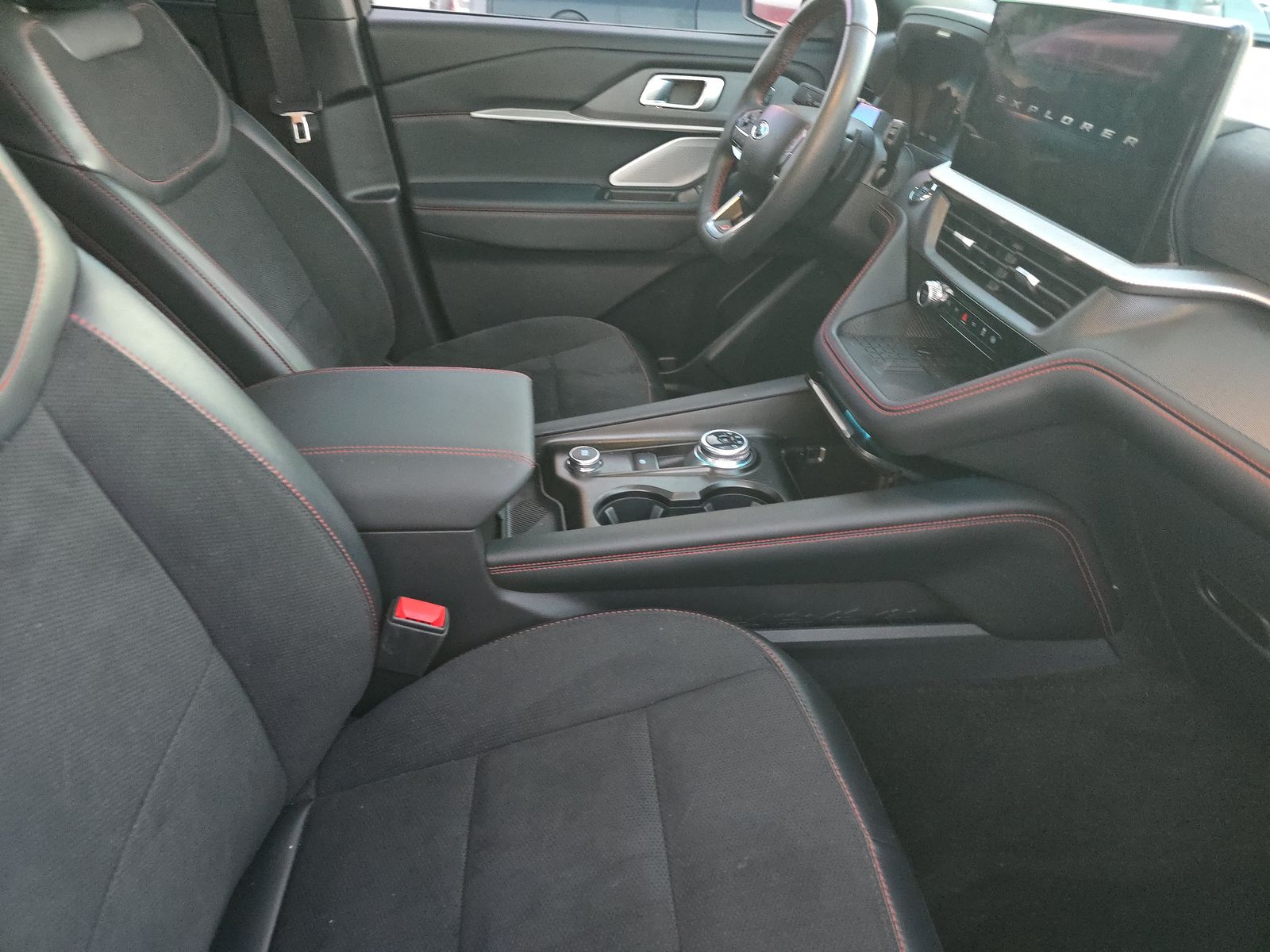 2025 Ford Explorer ST AWD