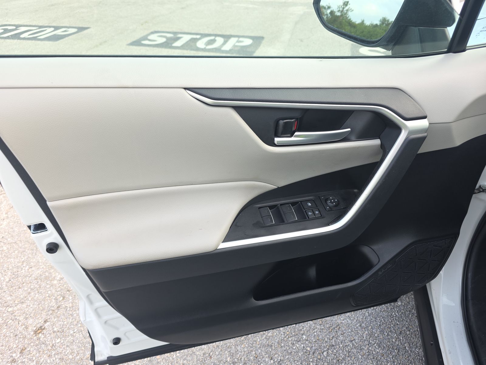 2024 Toyota RAV4 XLE FWD