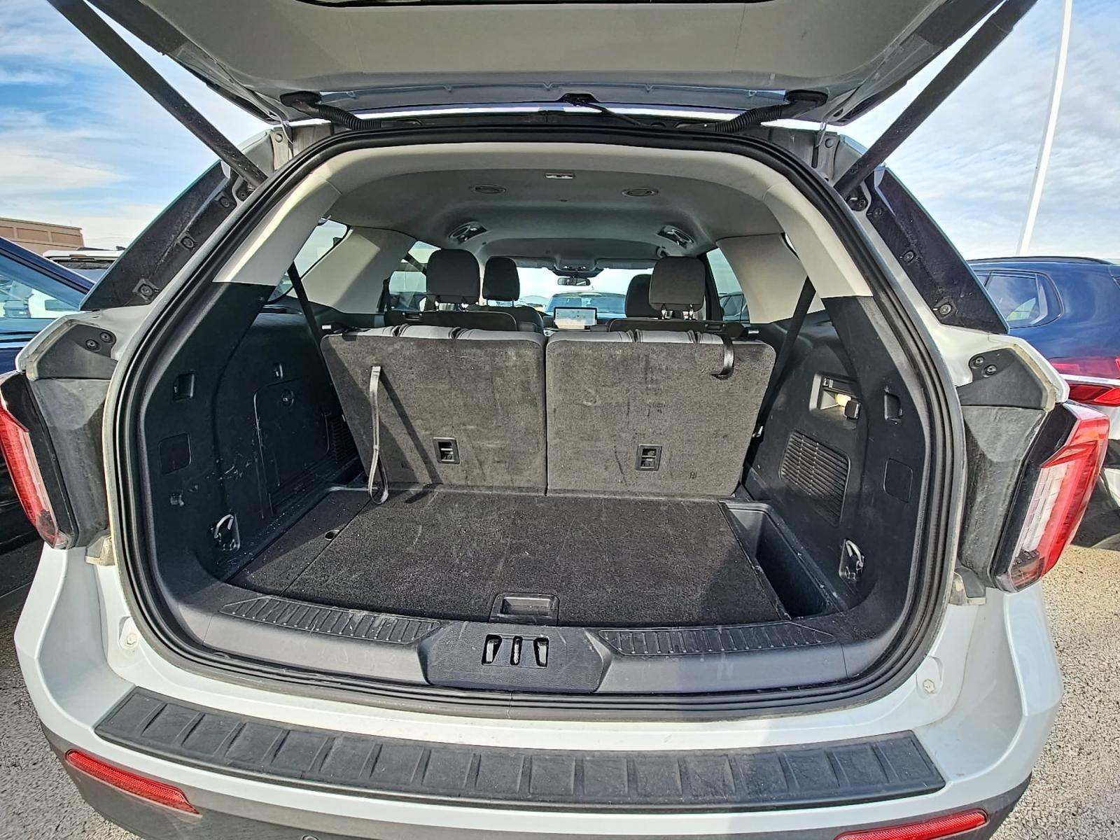 2025 Ford Explorer Active AWD