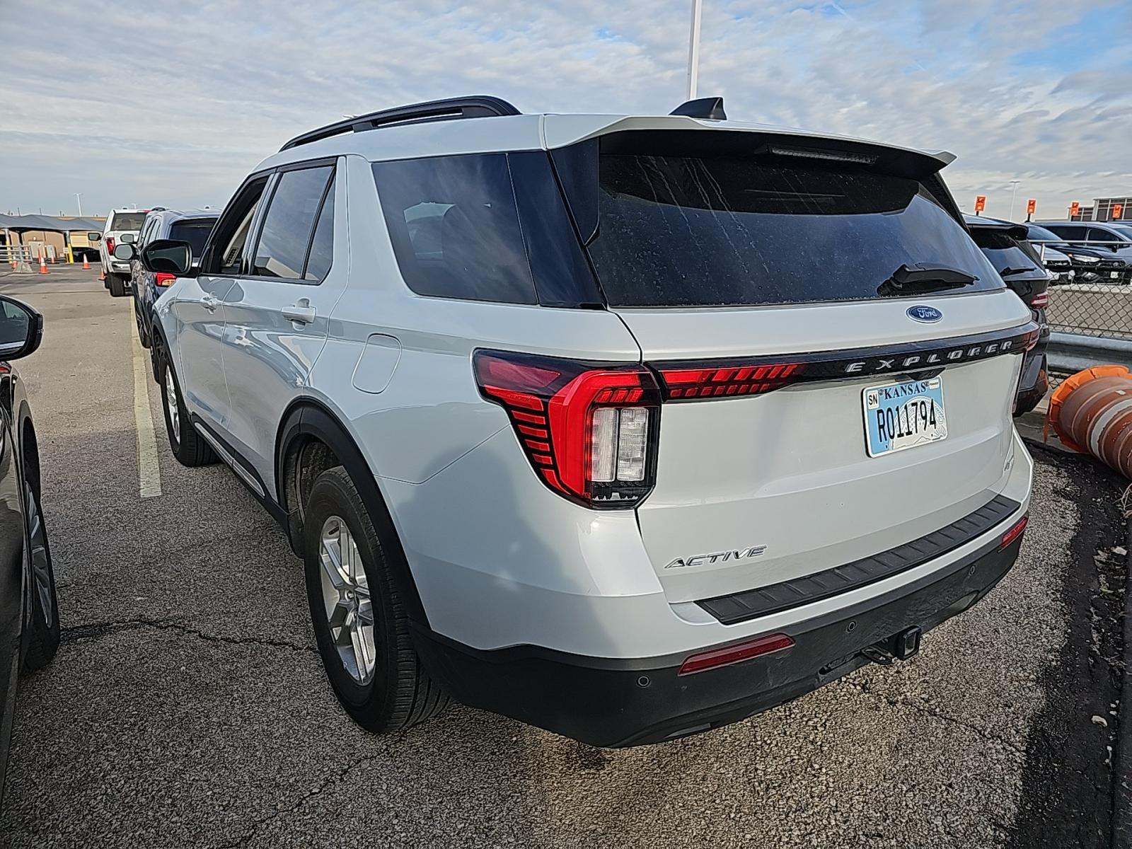2025 Ford Explorer Active AWD