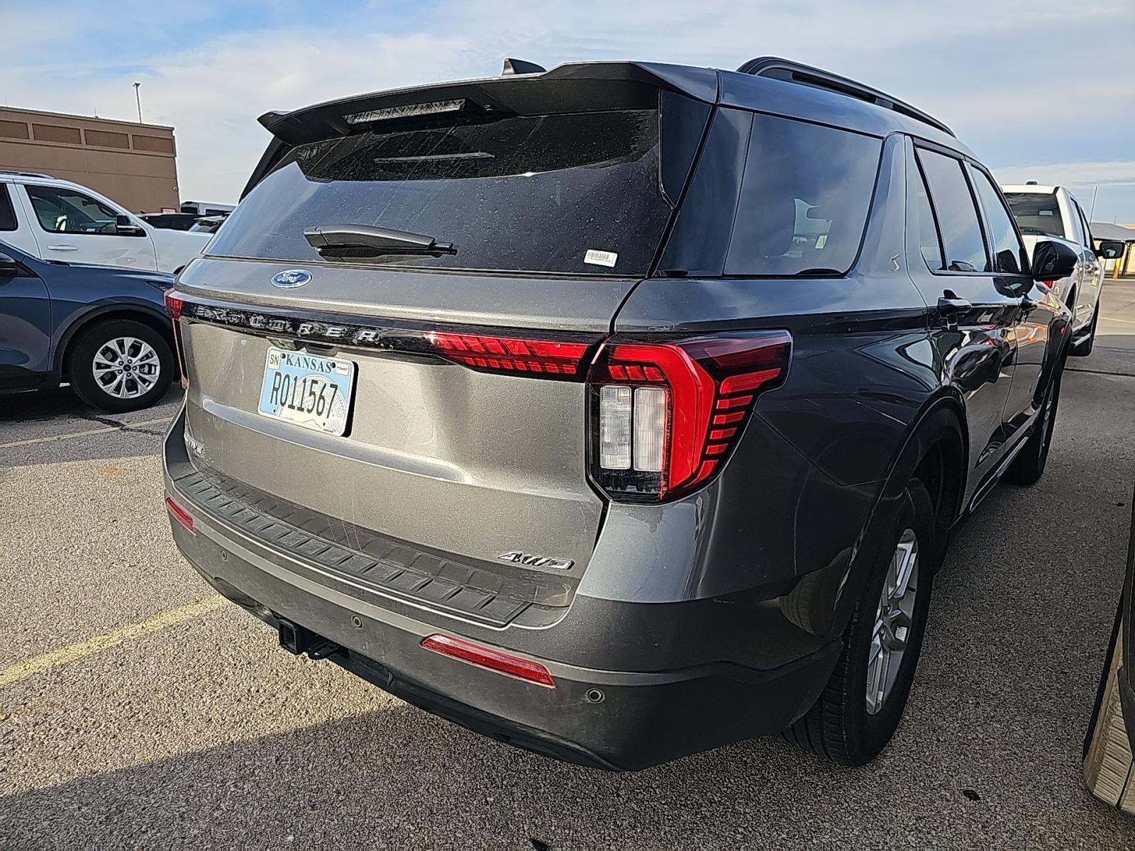 2025 Ford Explorer Active AWD