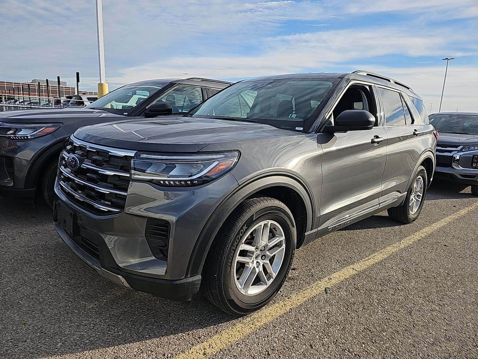 2025 Ford Explorer Active AWD