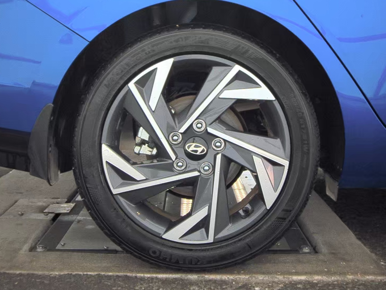 2025 Hyundai Elantra SEL Convenience FWD