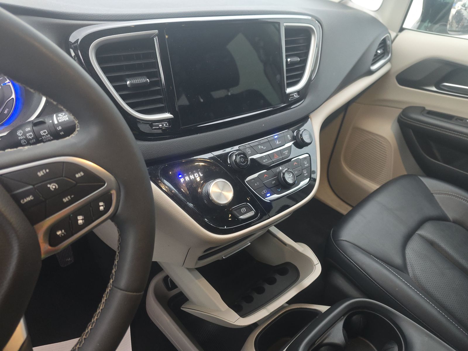 2024 Chrysler Pacifica Touring L FWD