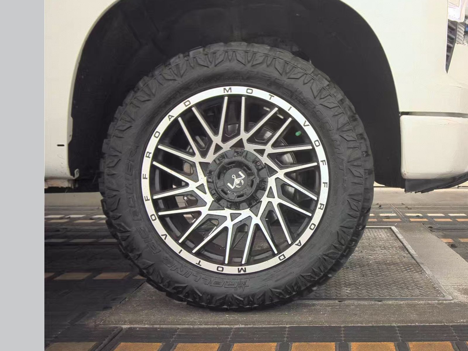 2023 Chevrolet Silverado 1500 RST AWD