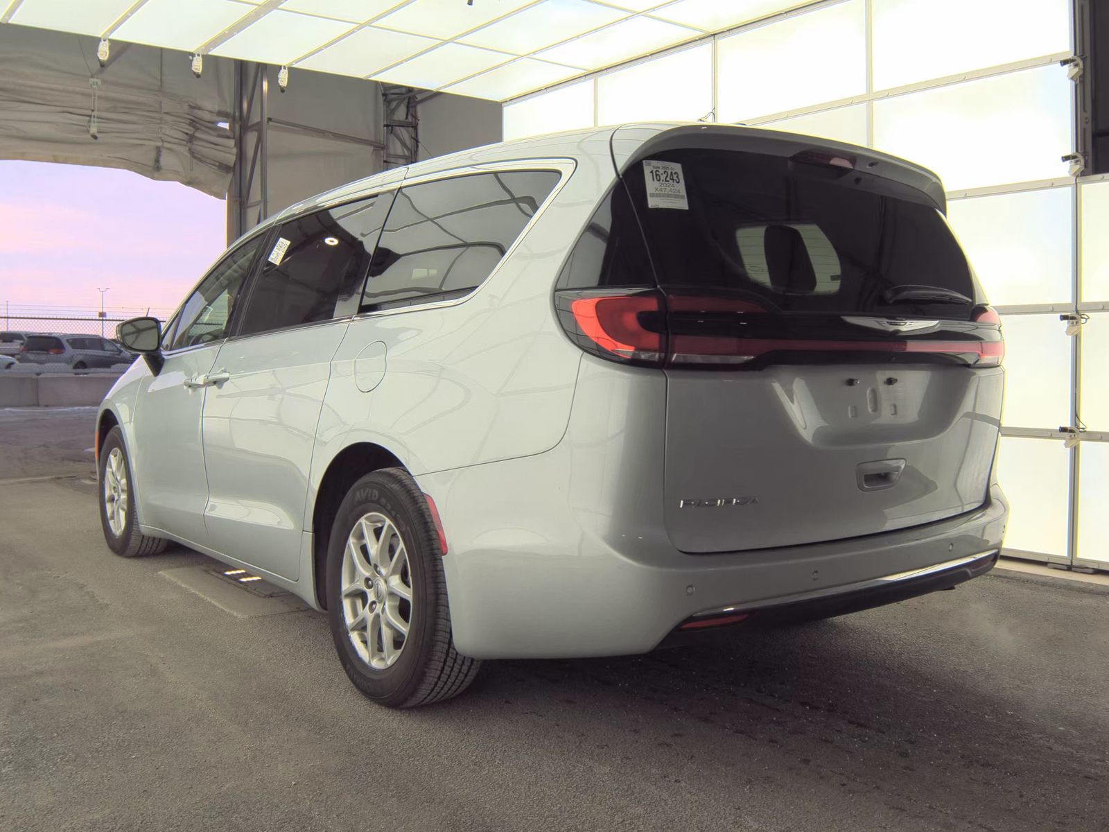 2024 Chrysler Pacifica Touring L FWD