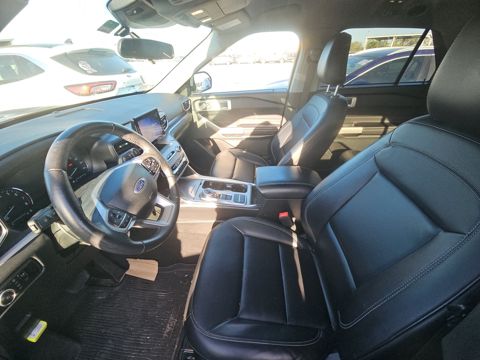 2023 Ford Explorer XLT RWD