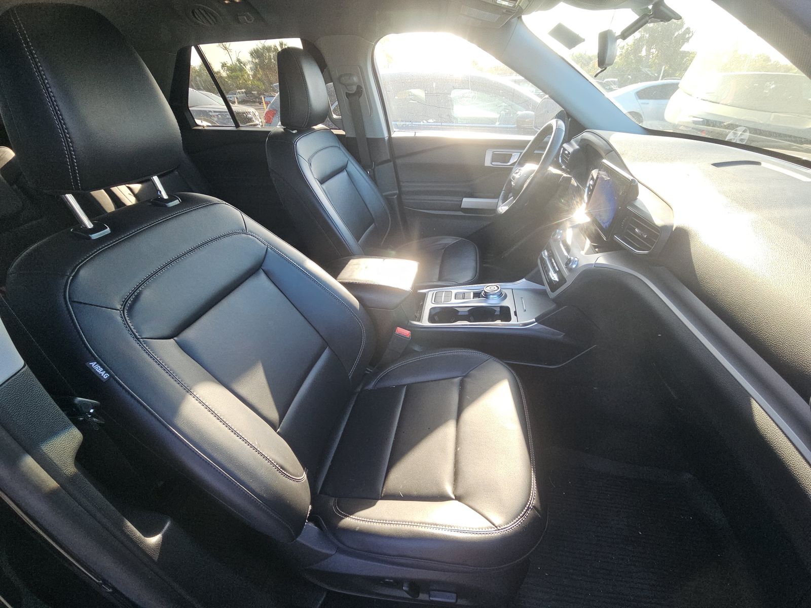 2023 Ford Explorer XLT RWD