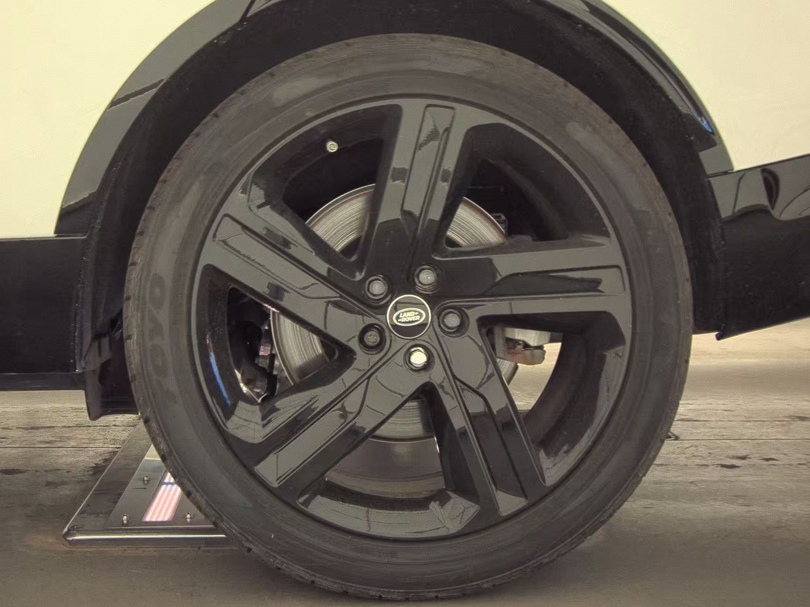 2024 Land Rover Discovery Dynamic SE AWD