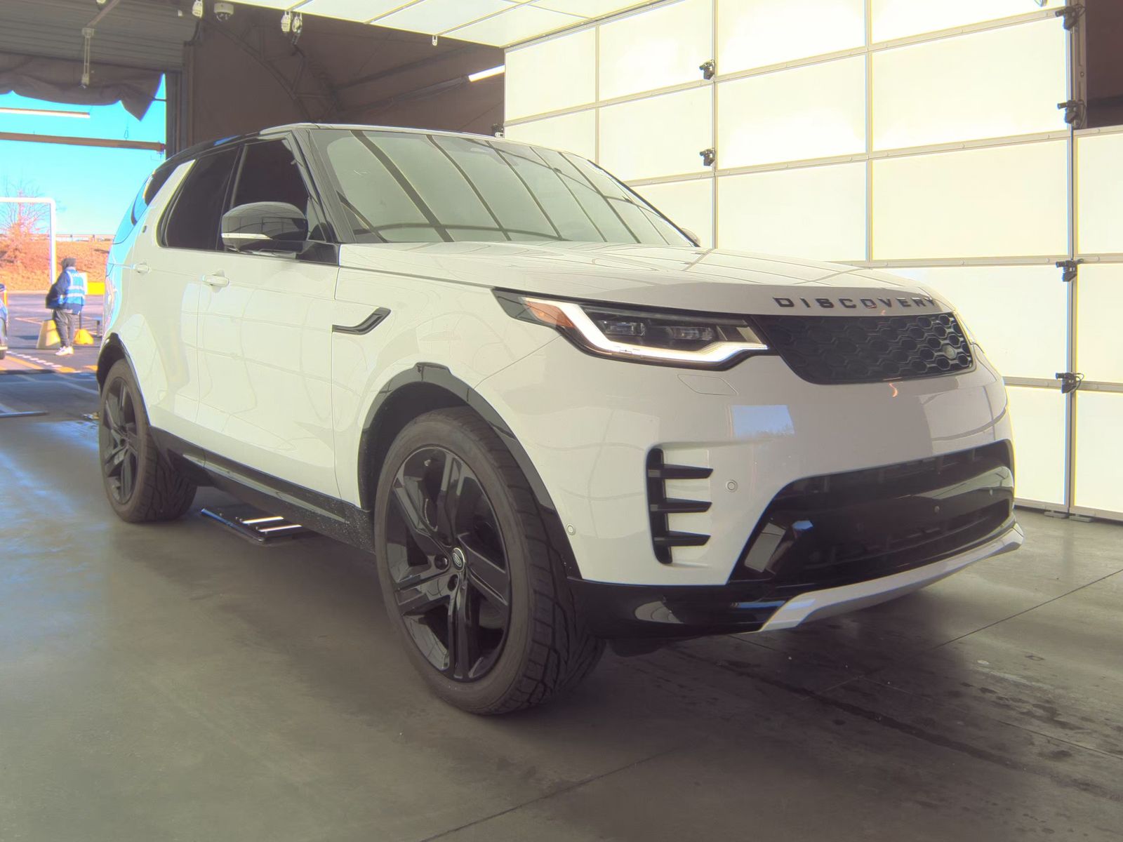 2024 Land Rover Discovery Dynamic SE AWD