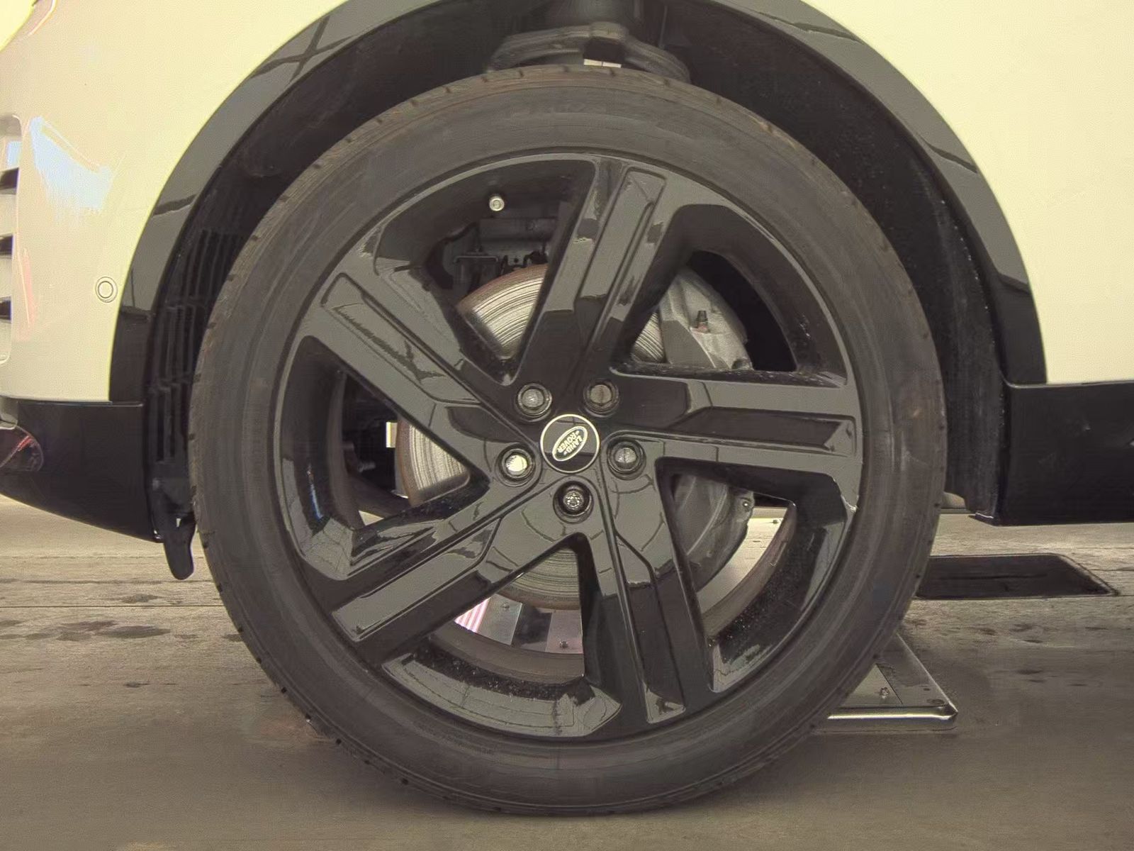 2024 Land Rover Discovery Dynamic SE AWD