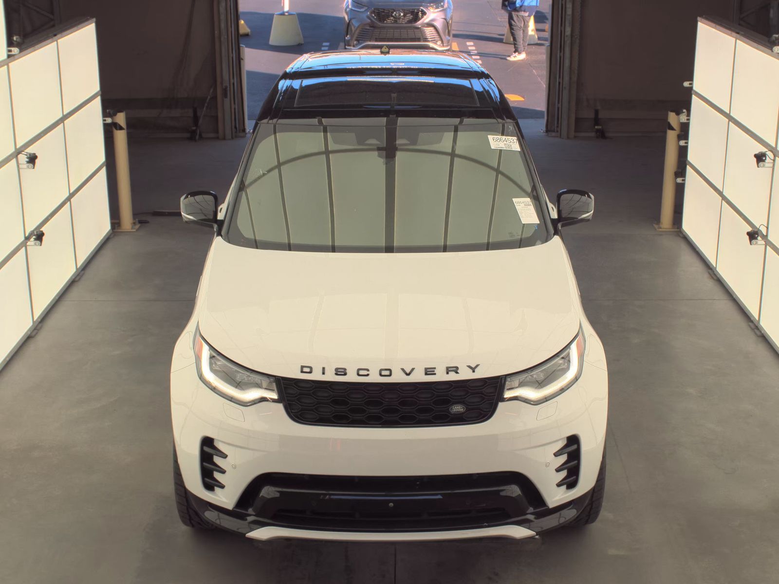 2024 Land Rover Discovery Dynamic SE AWD