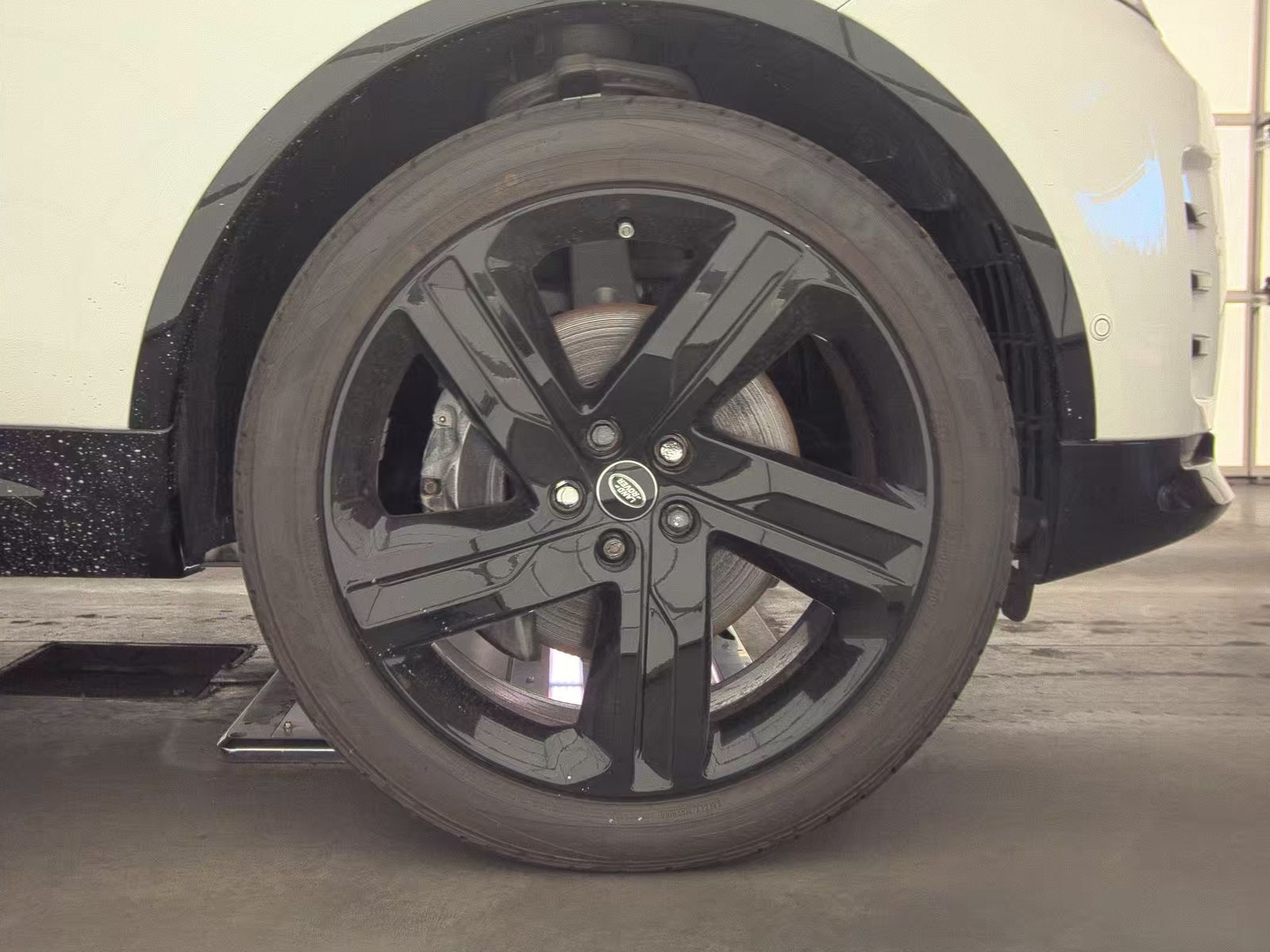 2024 Land Rover Discovery Dynamic SE AWD