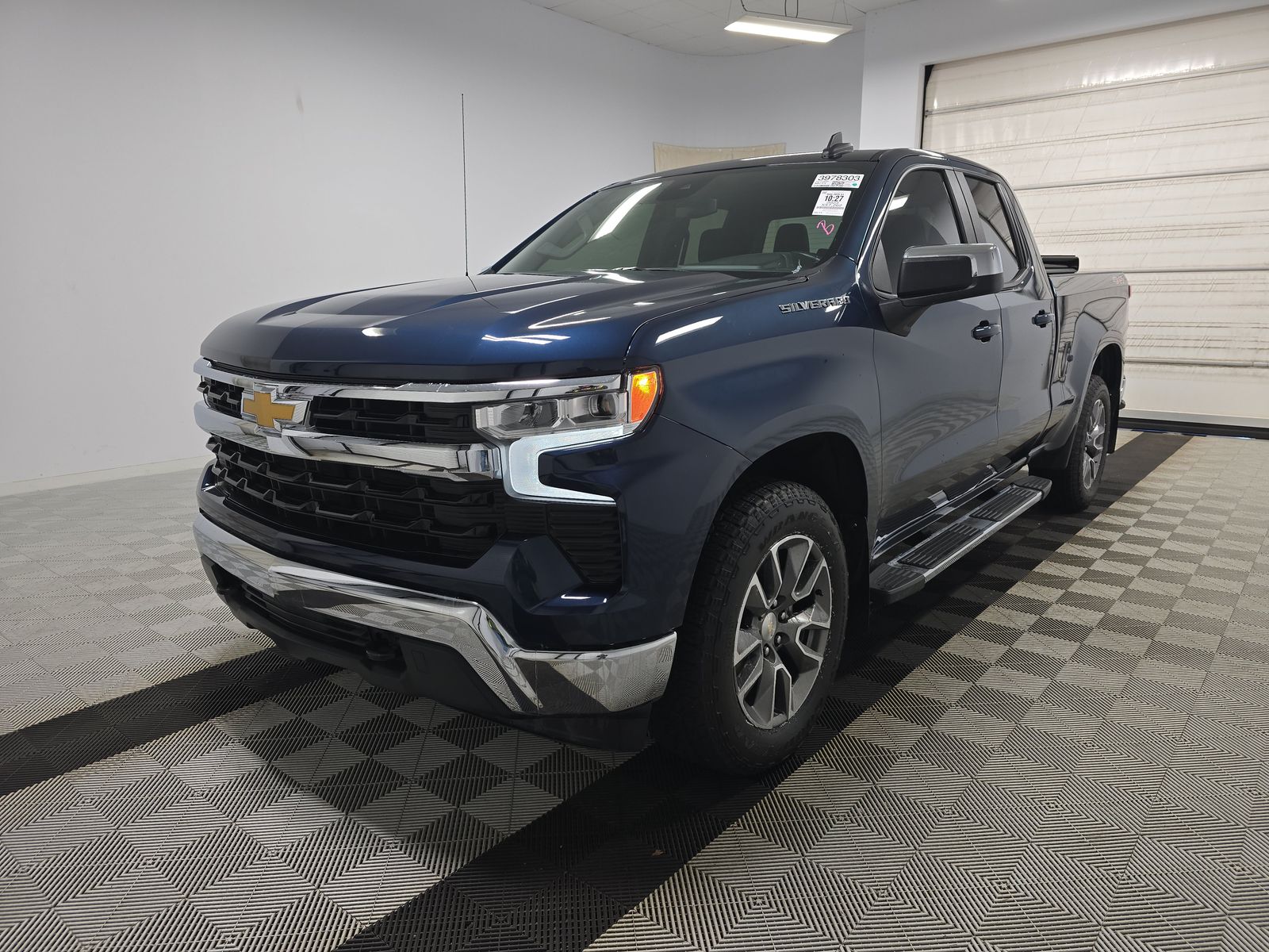 2023 Chevrolet Silverado 1500 LT AWD