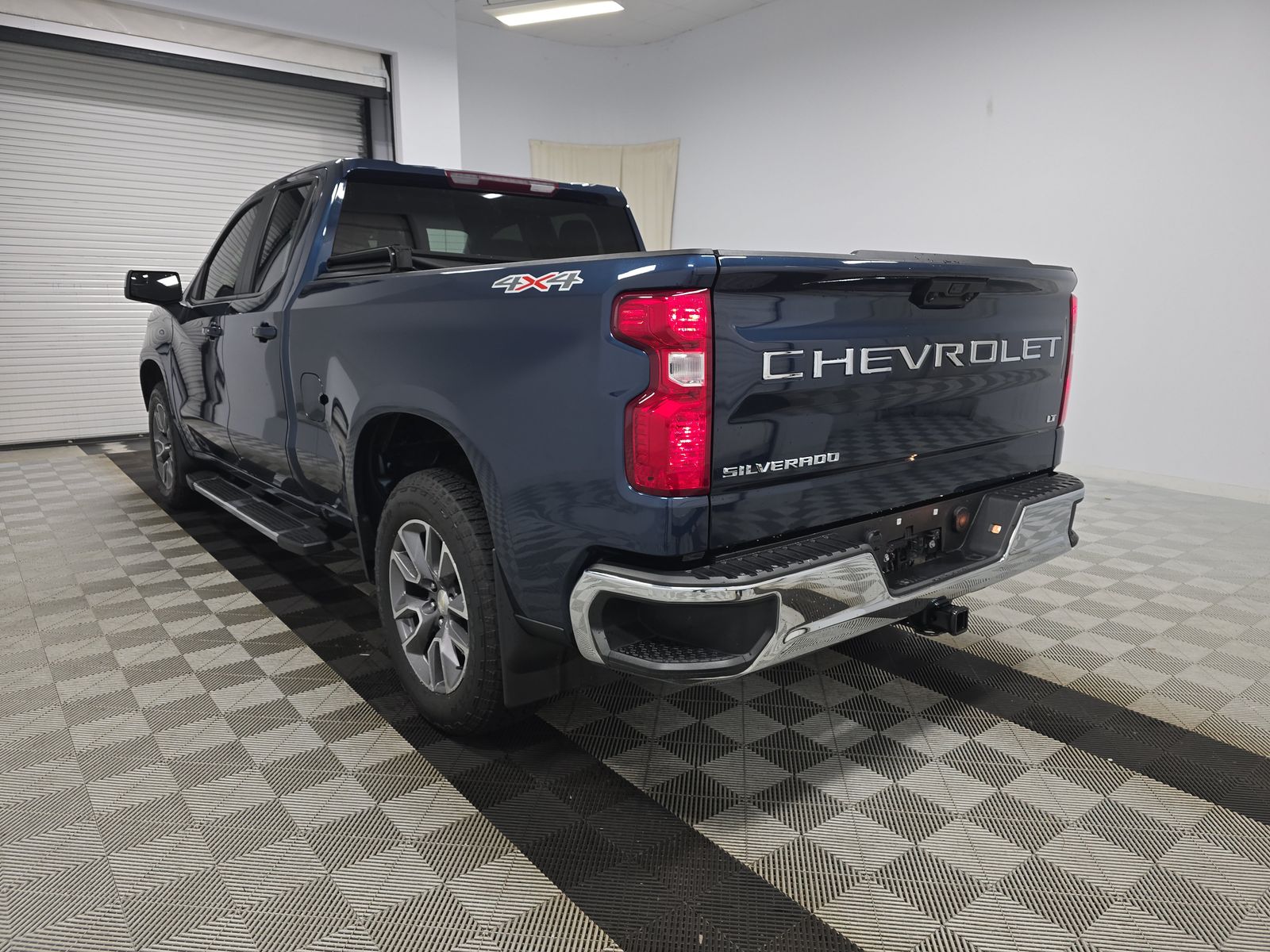 2023 Chevrolet Silverado 1500 LT AWD