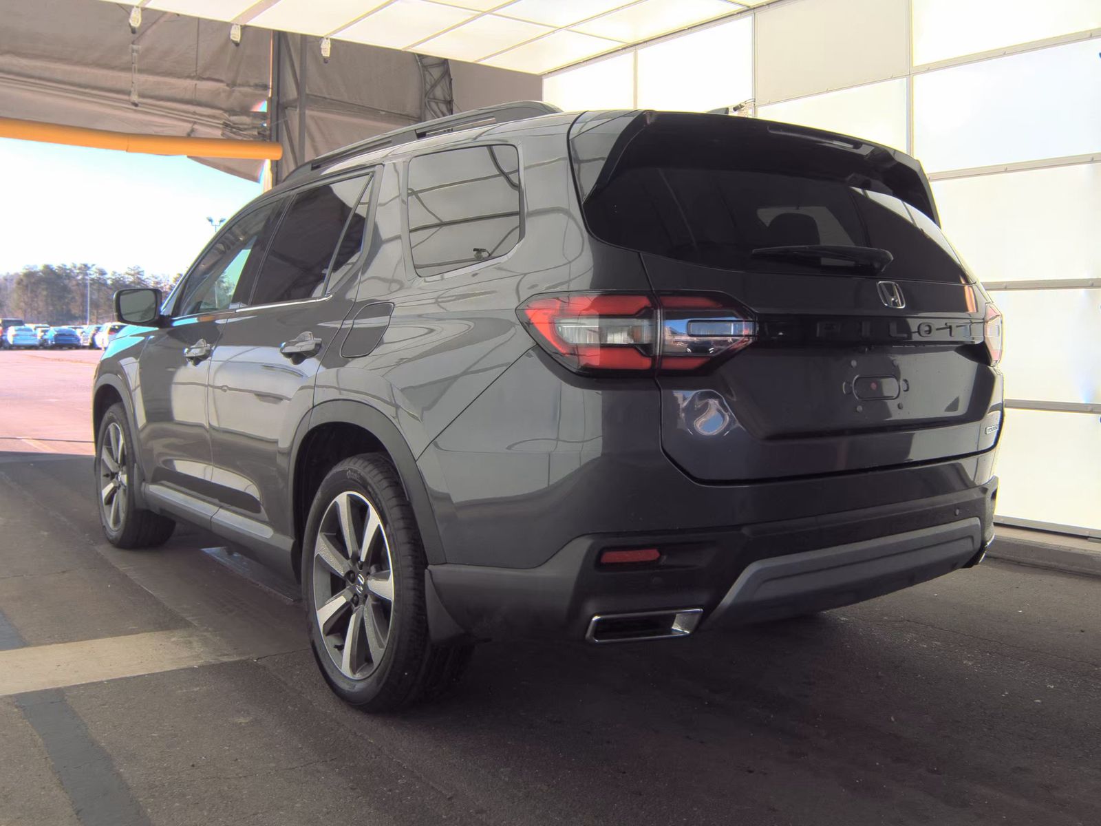 2023 Honda Pilot Touring FWD