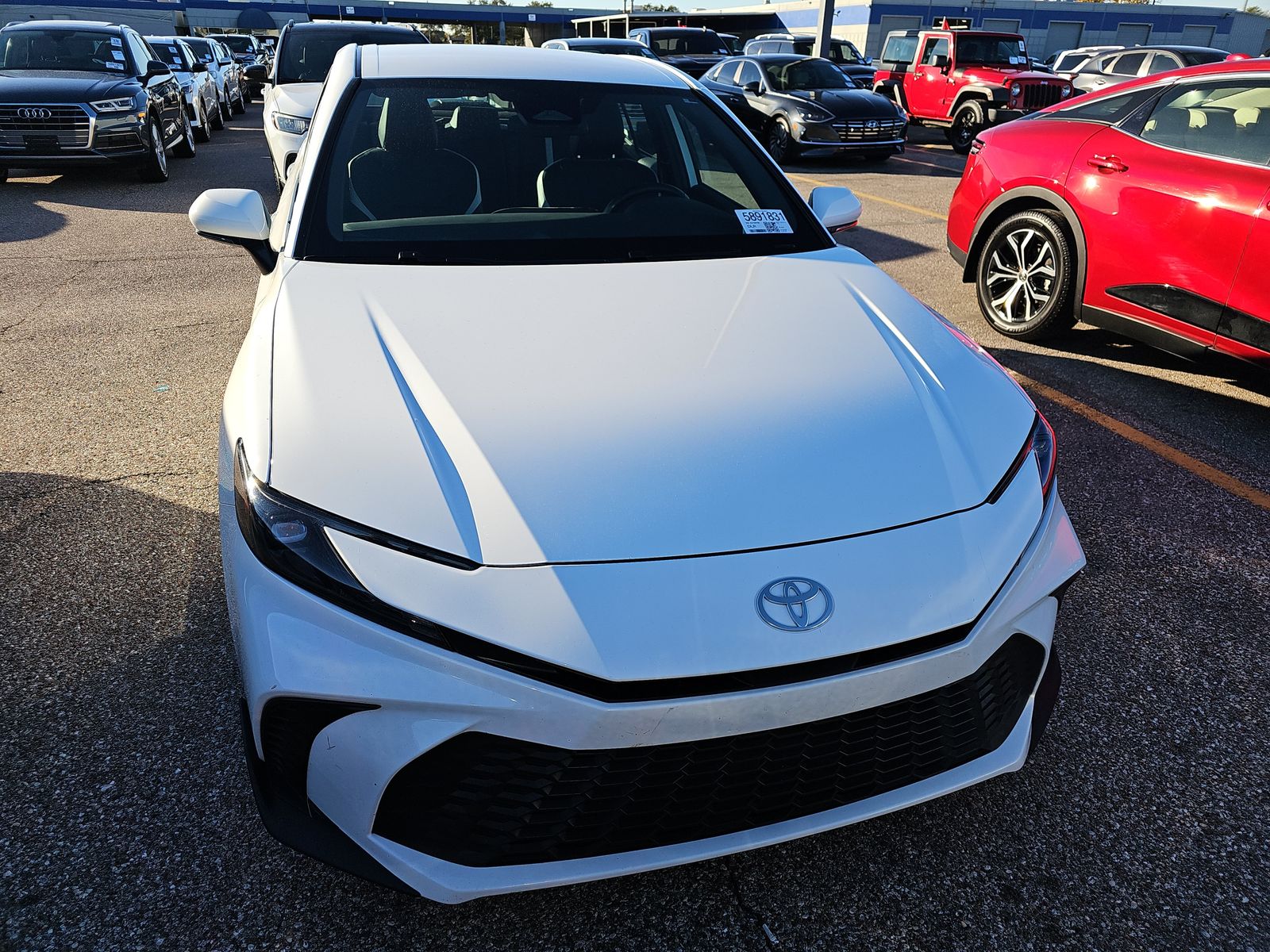 2025 Toyota Camry SE FWD