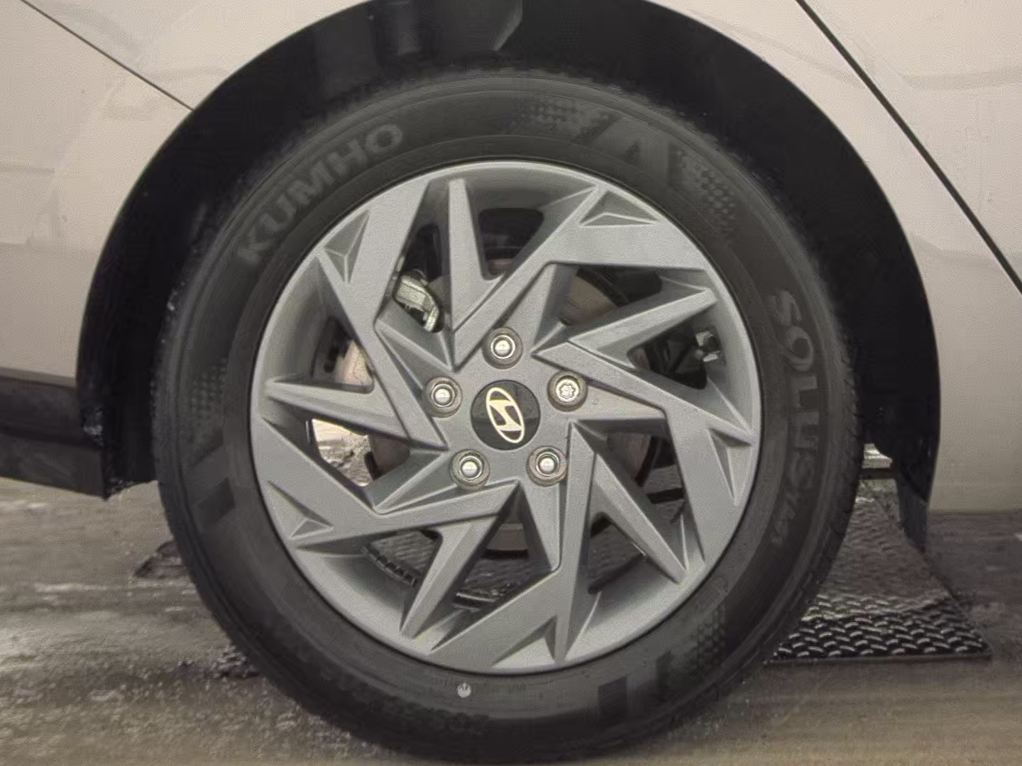 2024 Hyundai Elantra SEL FWD