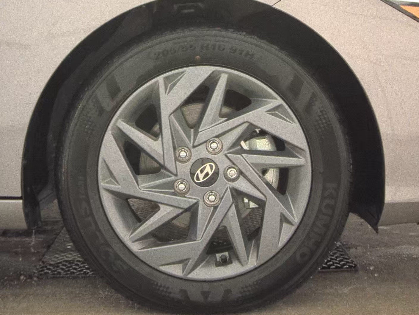 2024 Hyundai Elantra SEL FWD