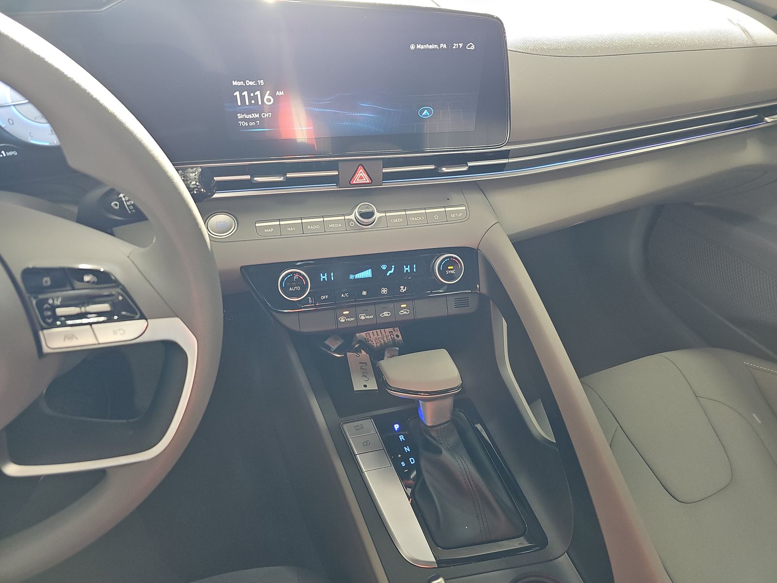 2024 Hyundai Elantra SEL FWD