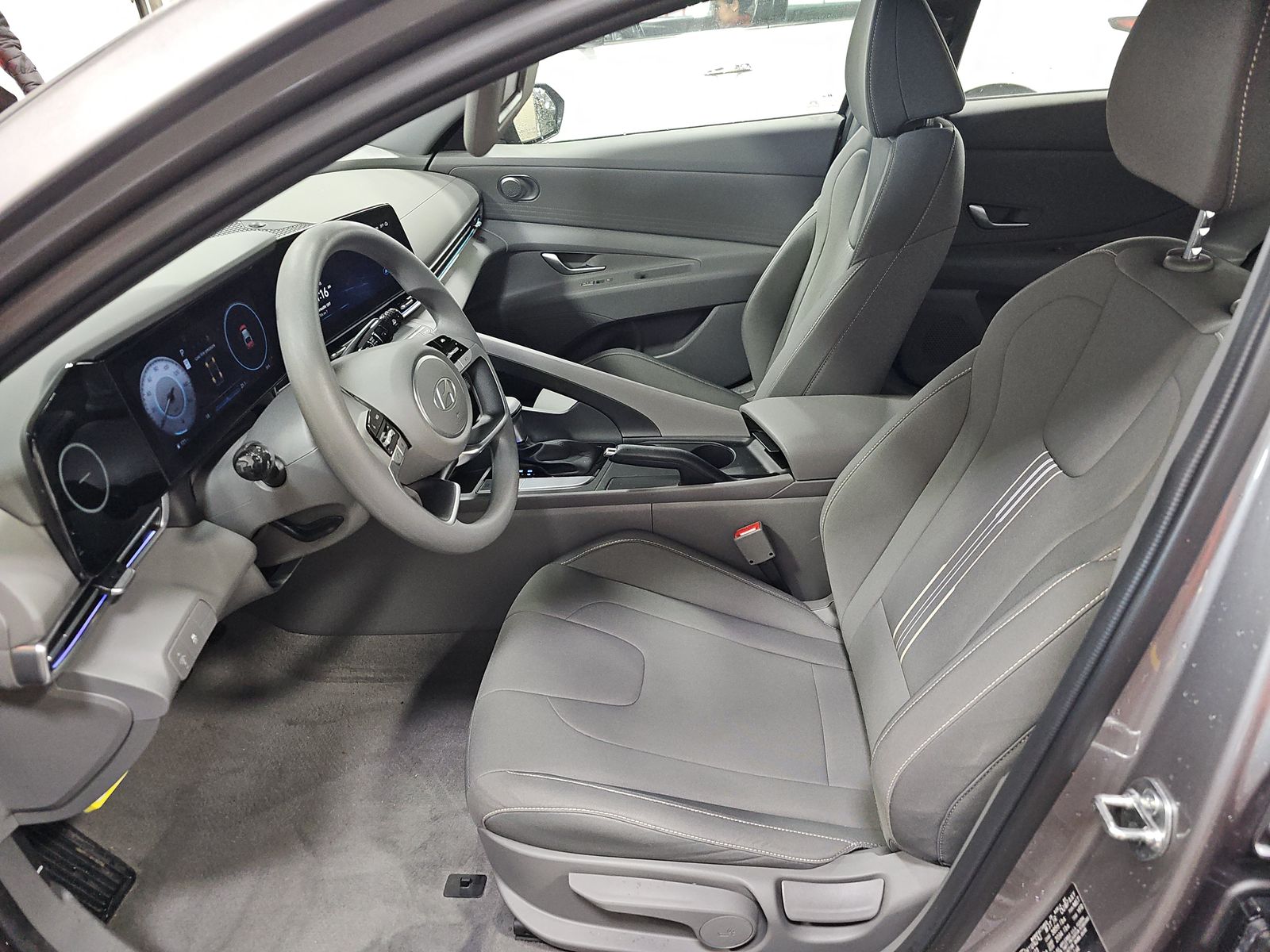 2024 Hyundai Elantra SEL FWD