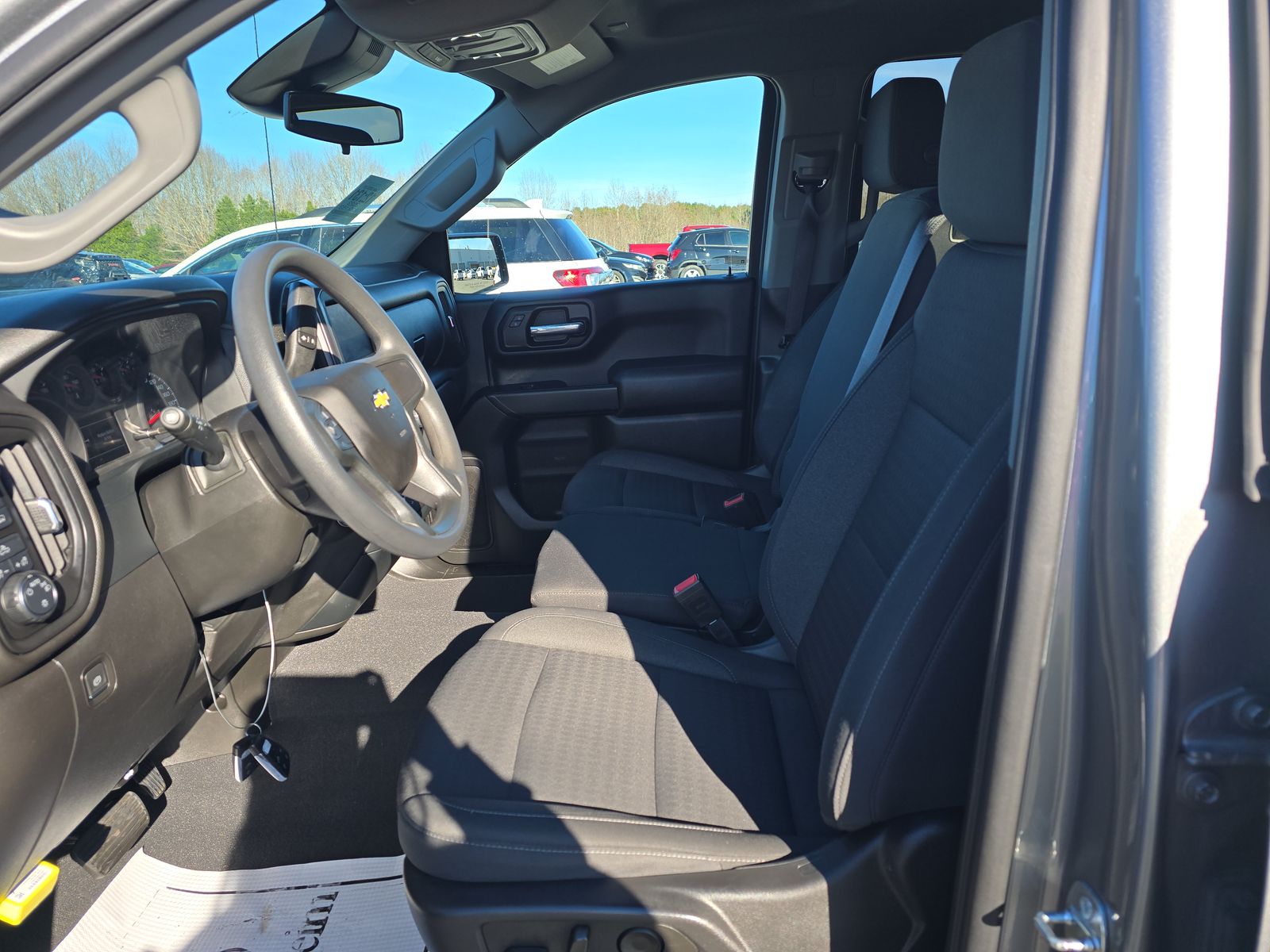 2023 Chevrolet Silverado 1500 Custom AWD