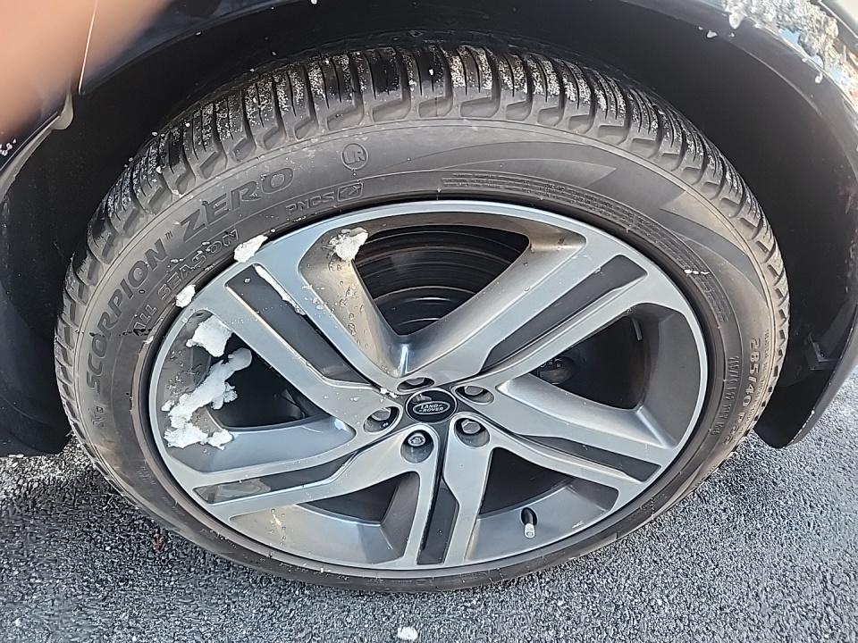 2023 Land Rover Discovery Metropolitan Edition AWD