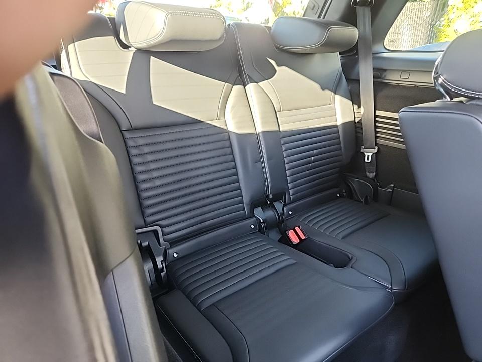 2023 Land Rover Discovery Metropolitan Edition AWD