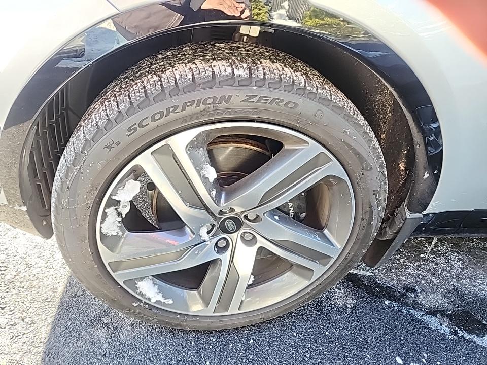 2023 Land Rover Discovery Metropolitan Edition AWD